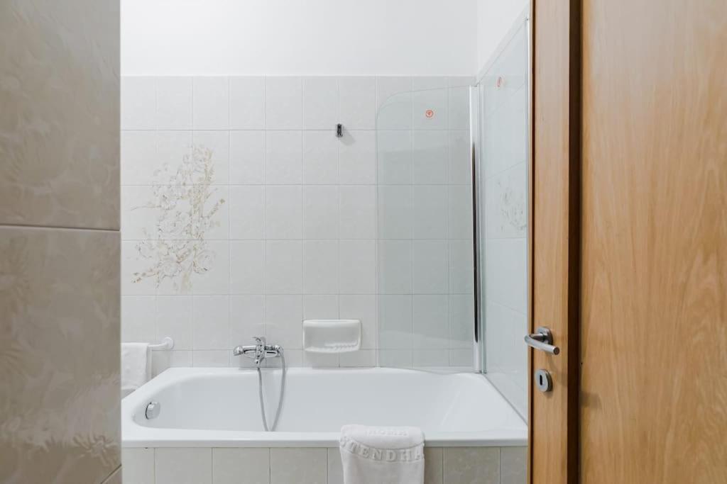 Elegant Apartment Via Veneto By Varental Рим Екстериор снимка